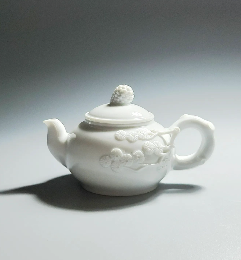 Porcelain Teapots with Yoo Sung